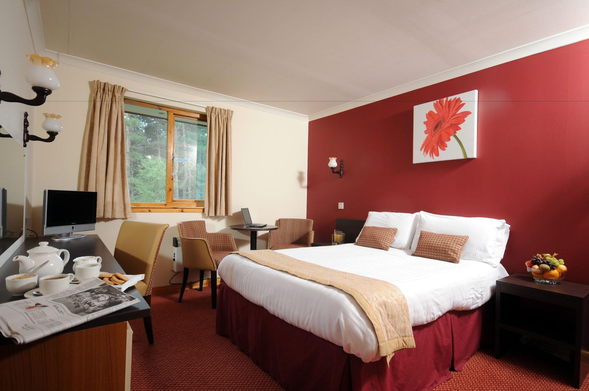 Highlander Hotel 'A Bespoke Hotel' Newtonmore Eksteriør bilde