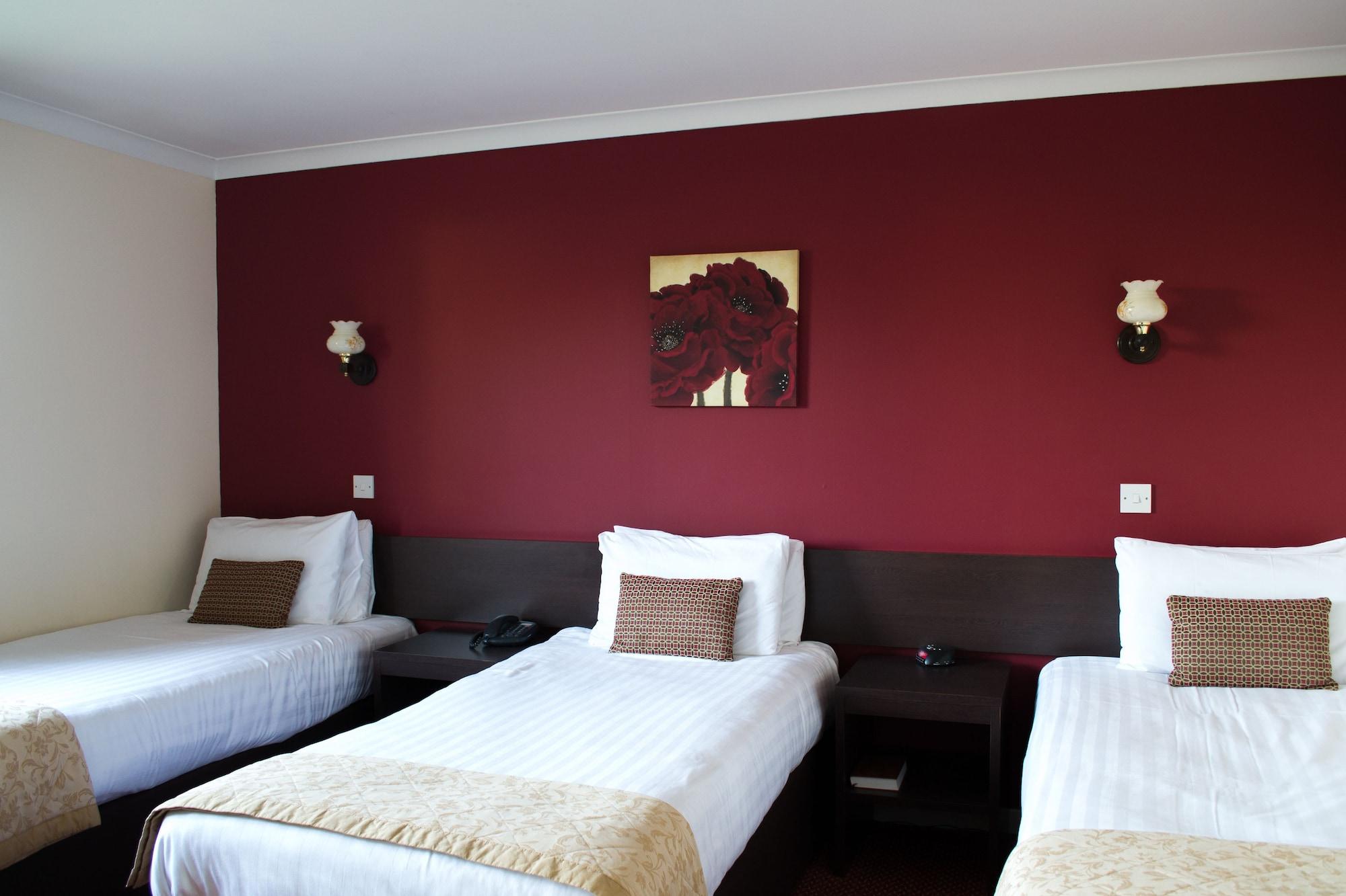 Highlander Hotel 'A Bespoke Hotel' Newtonmore Eksteriør bilde