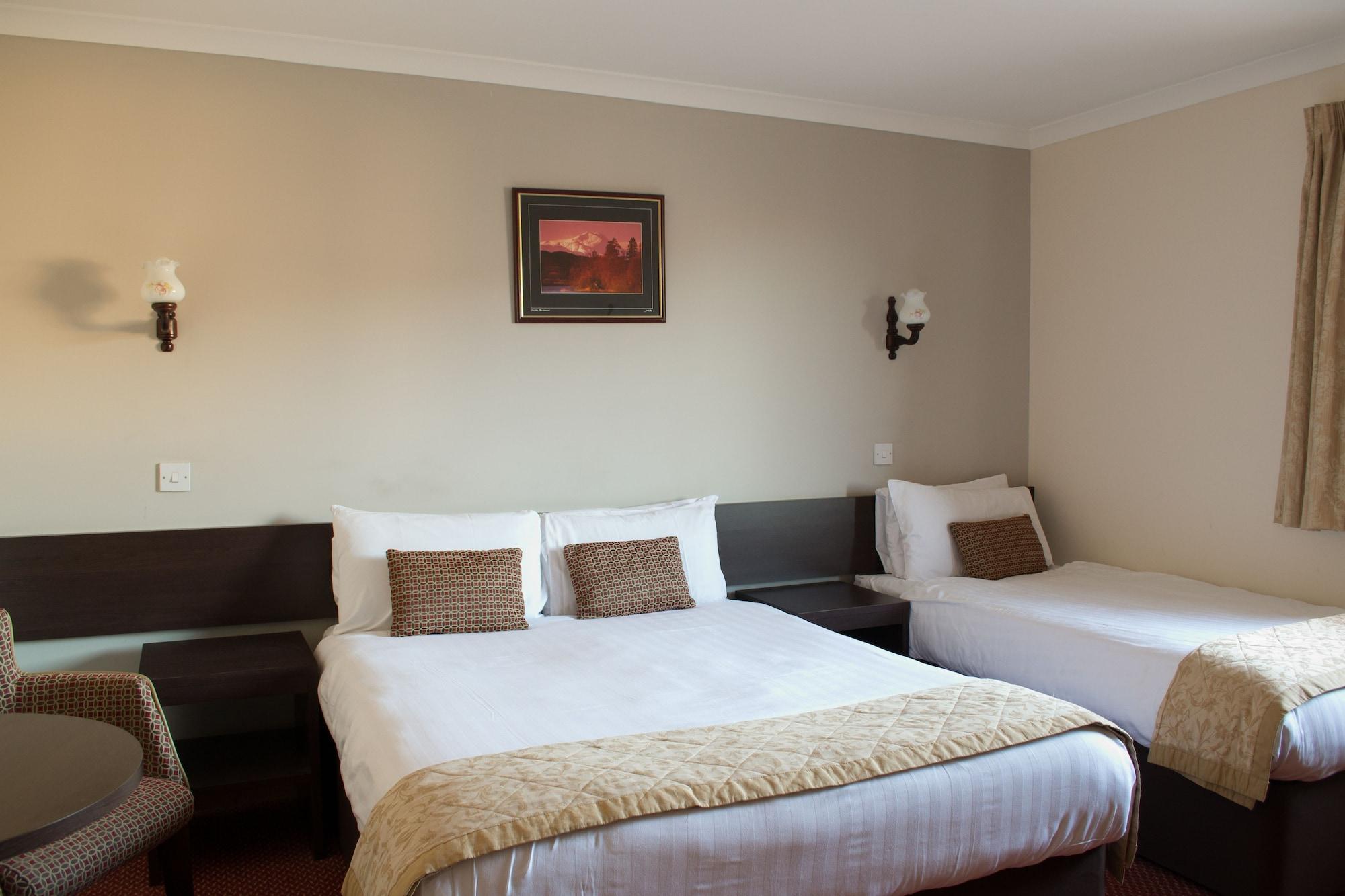 Highlander Hotel 'A Bespoke Hotel' Newtonmore Eksteriør bilde