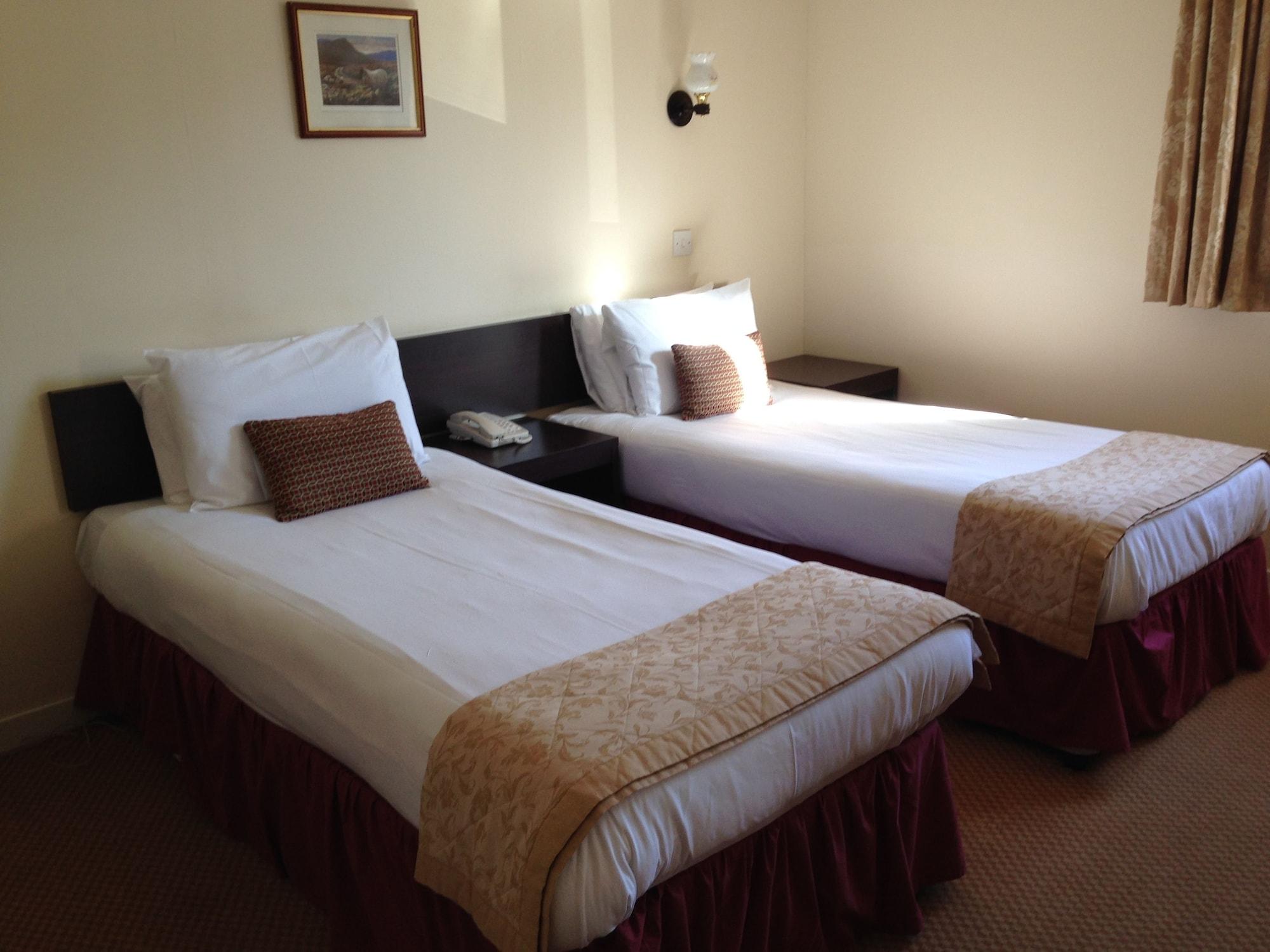 Highlander Hotel 'A Bespoke Hotel' Newtonmore Eksteriør bilde