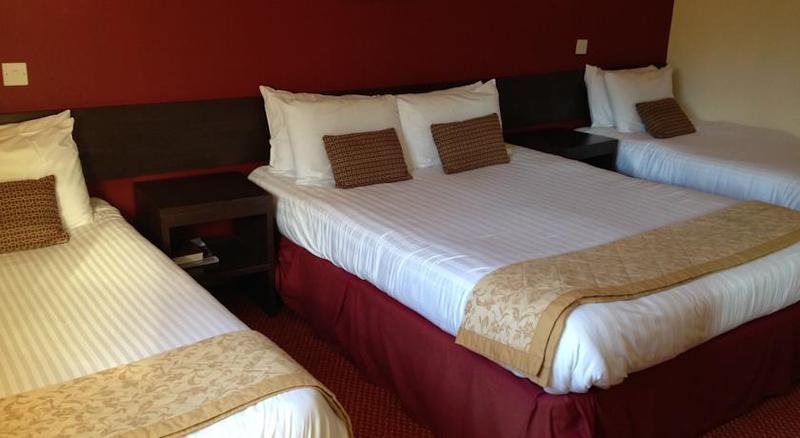 Highlander Hotel 'A Bespoke Hotel' Newtonmore Eksteriør bilde