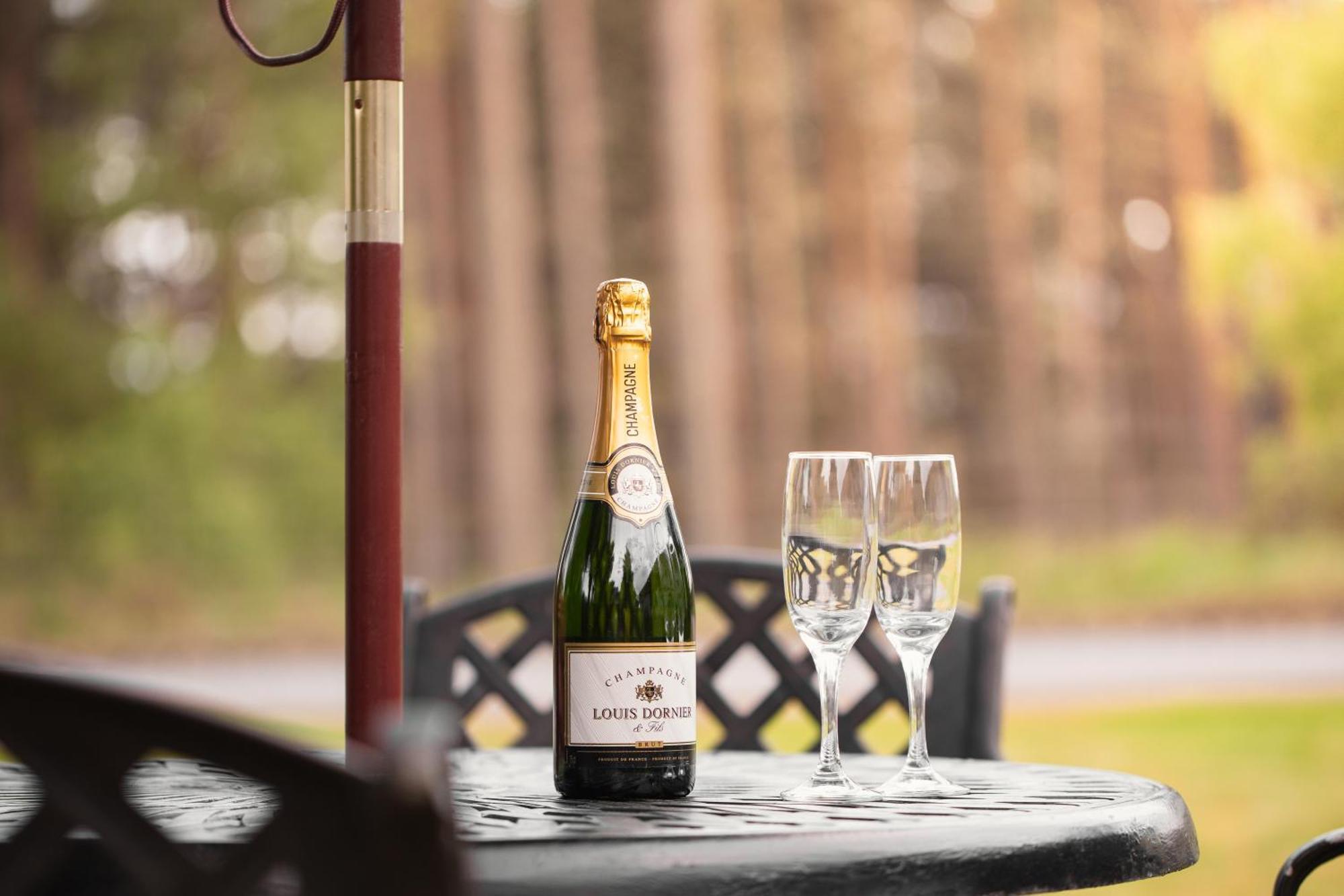 Highlander Hotel 'A Bespoke Hotel' Newtonmore Eksteriør bilde
