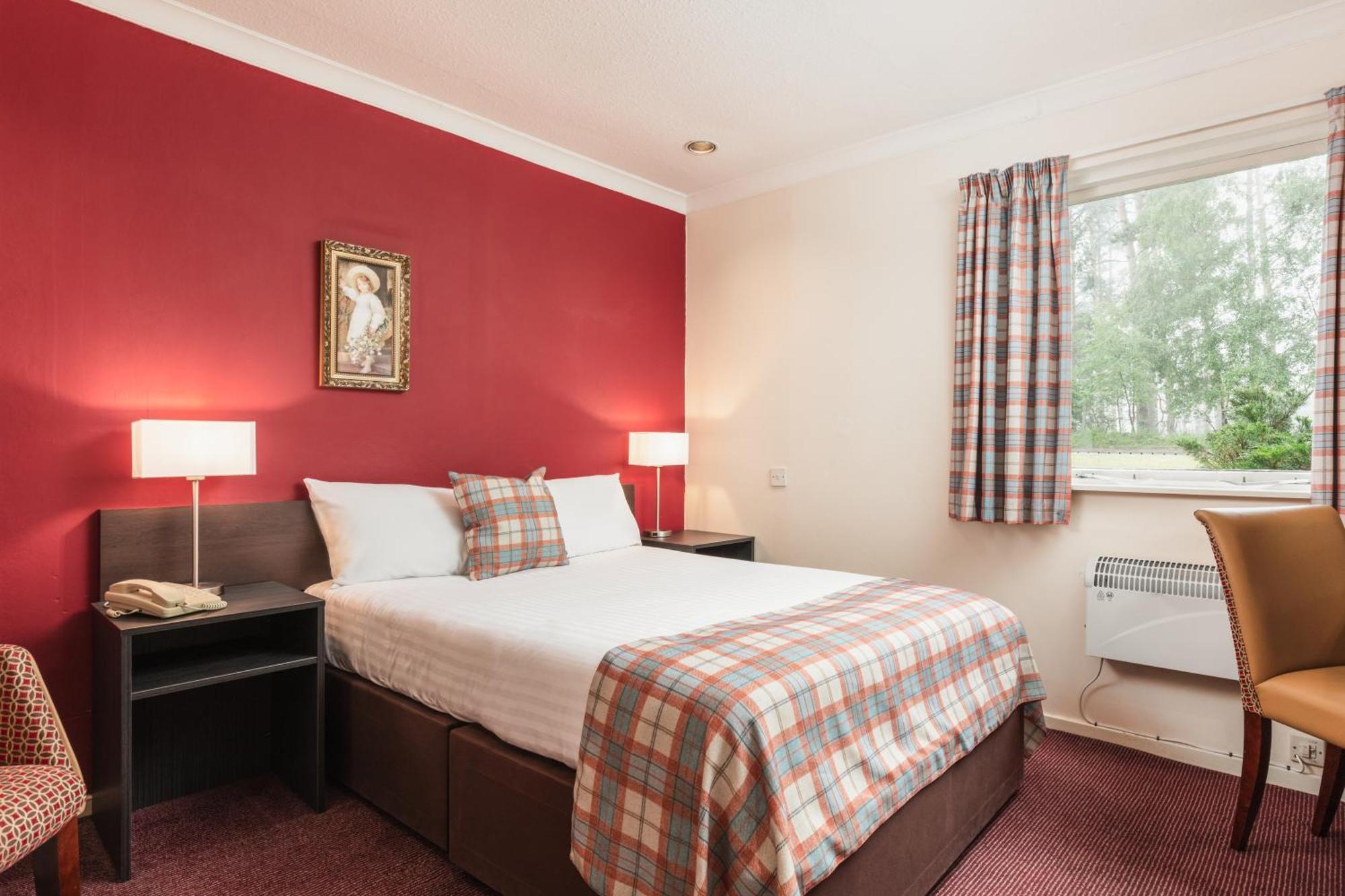 Highlander Hotel 'A Bespoke Hotel' Newtonmore Eksteriør bilde