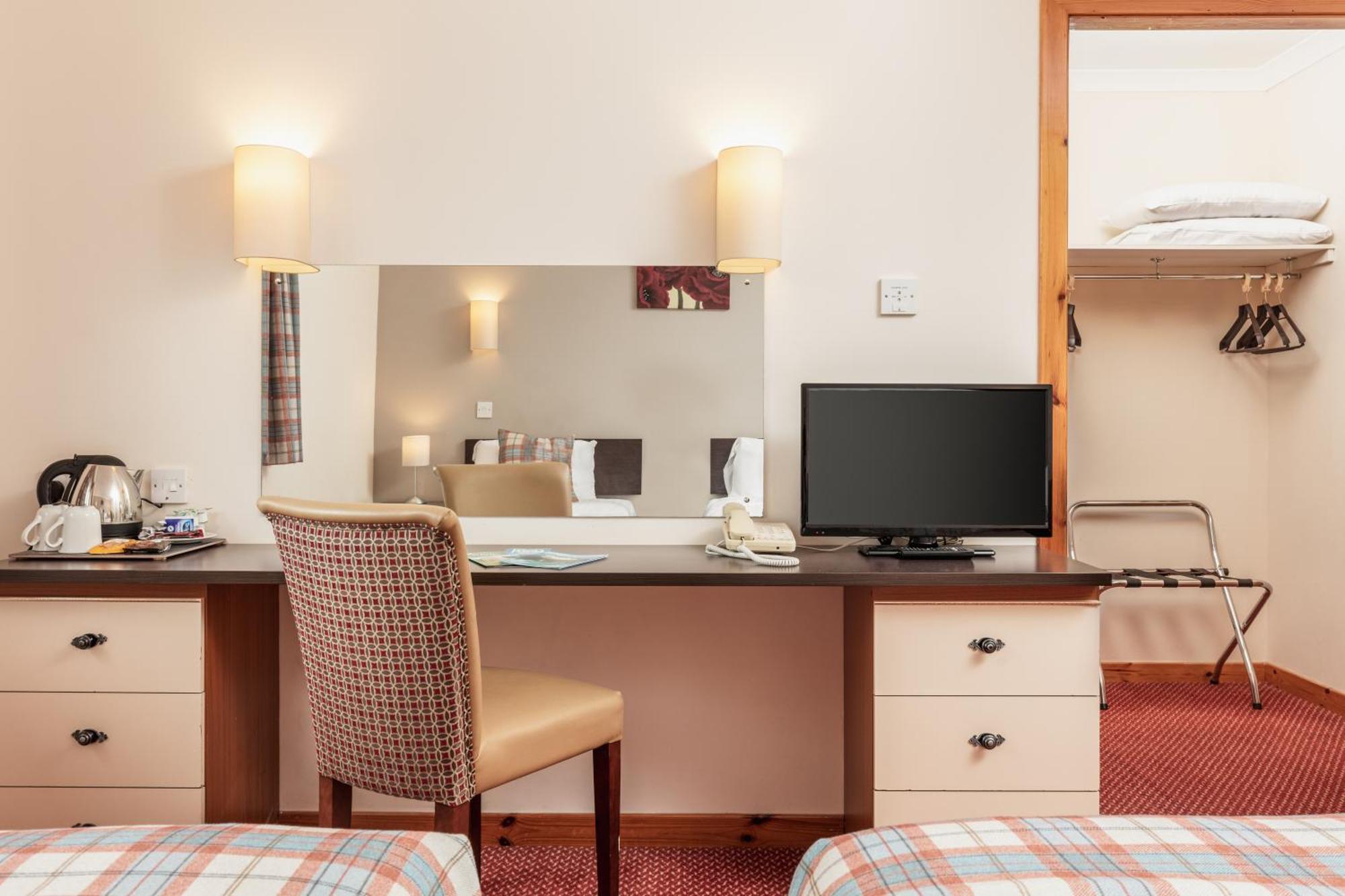 Highlander Hotel 'A Bespoke Hotel' Newtonmore Eksteriør bilde