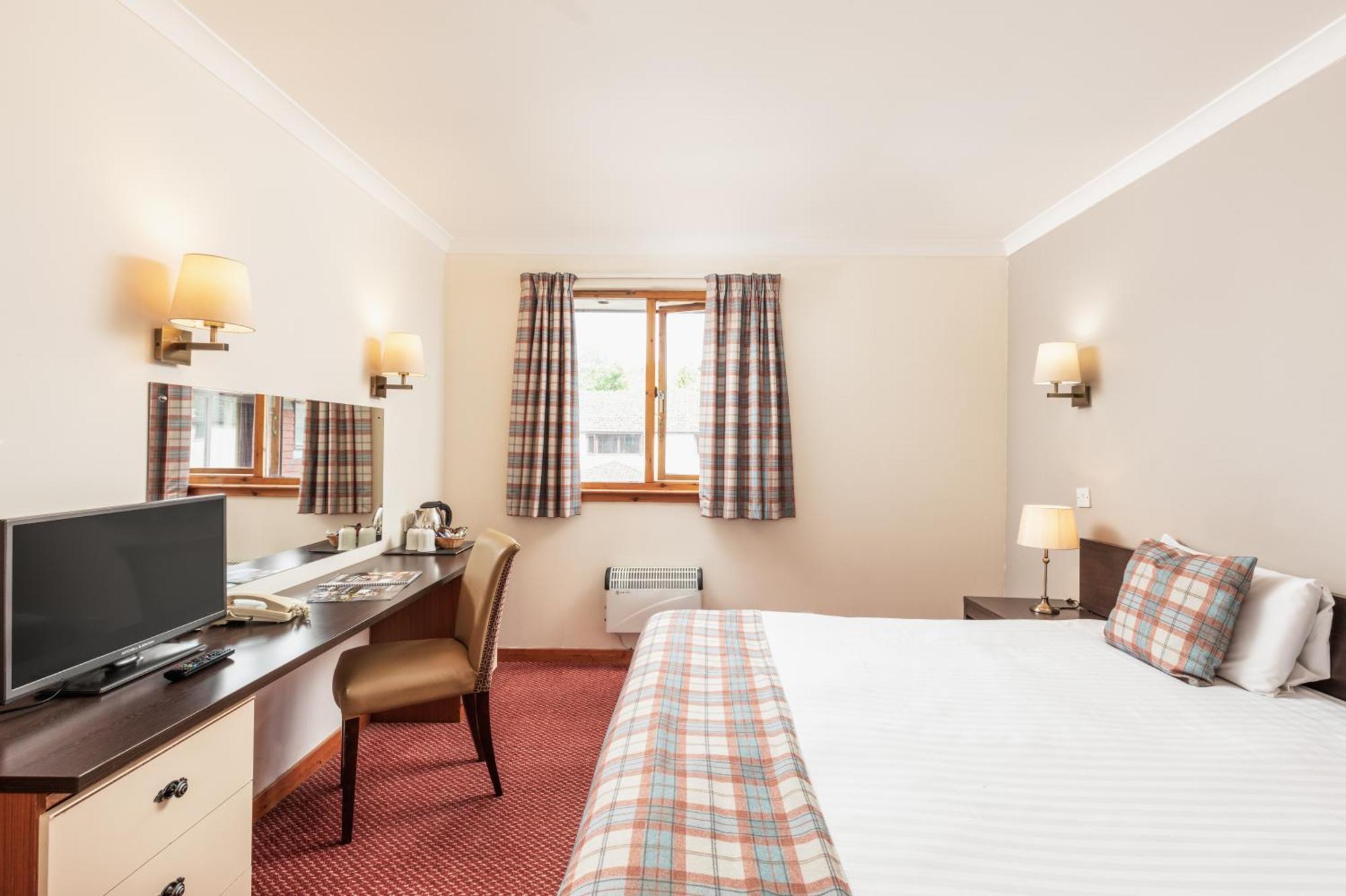 Highlander Hotel 'A Bespoke Hotel' Newtonmore Eksteriør bilde