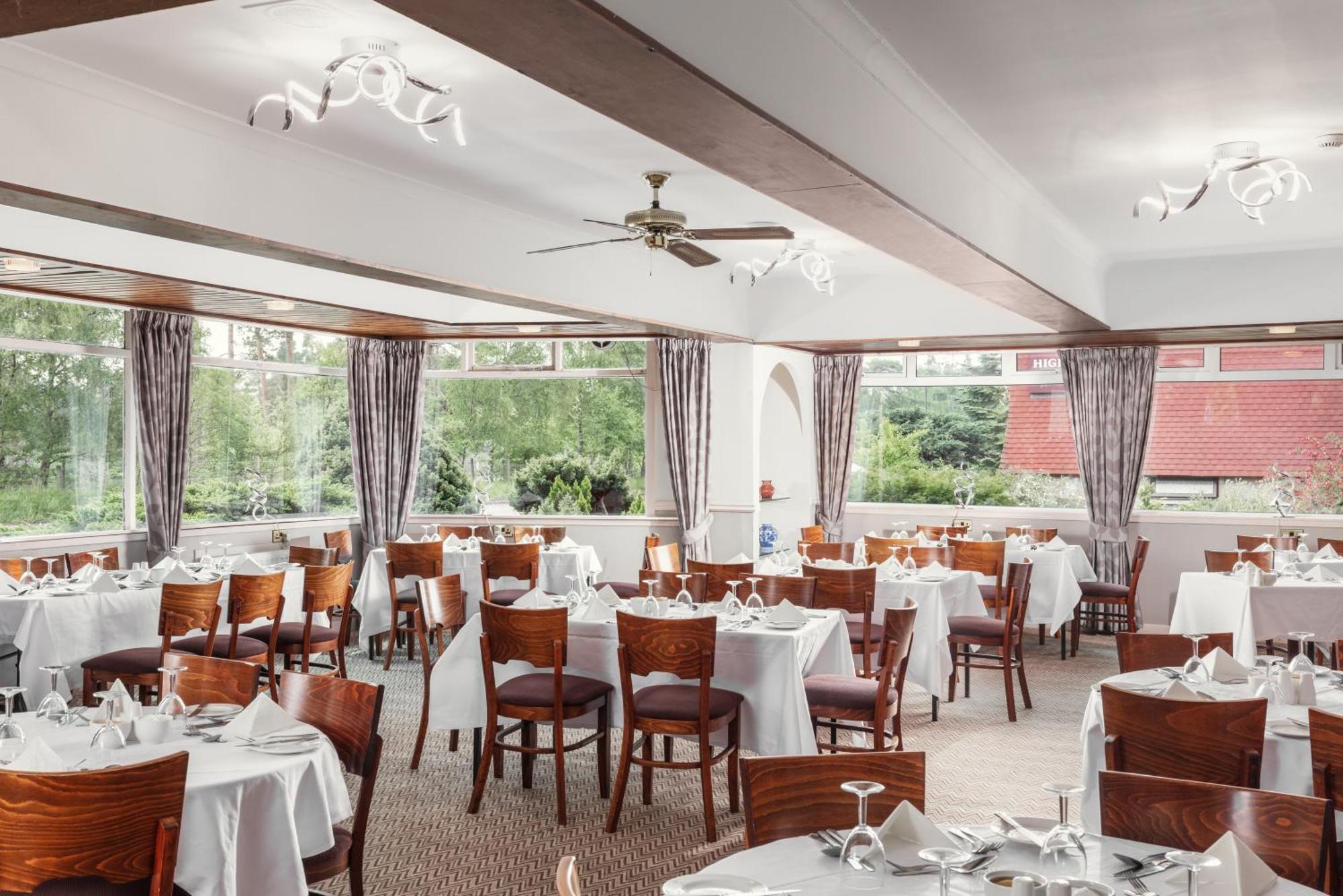 Highlander Hotel 'A Bespoke Hotel' Newtonmore Eksteriør bilde